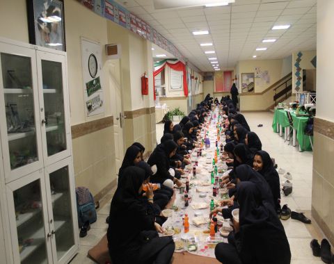 برگزاری مراسم افطاری ویژه دانش آموزان پایه هفتم و هشتم